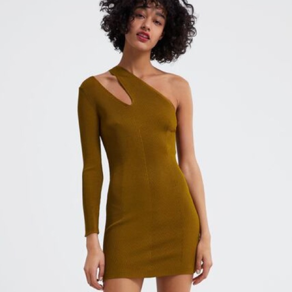 Zara | one sleeved dress
